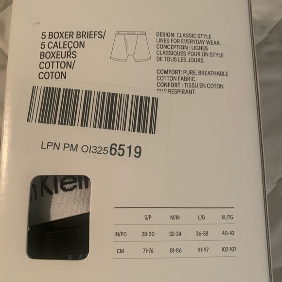 CALVIN KLEIN BLACK MALE BOXER BRIEFS, SIZE MEDIUM, NEW IN BOX. - Picture 4 of 5